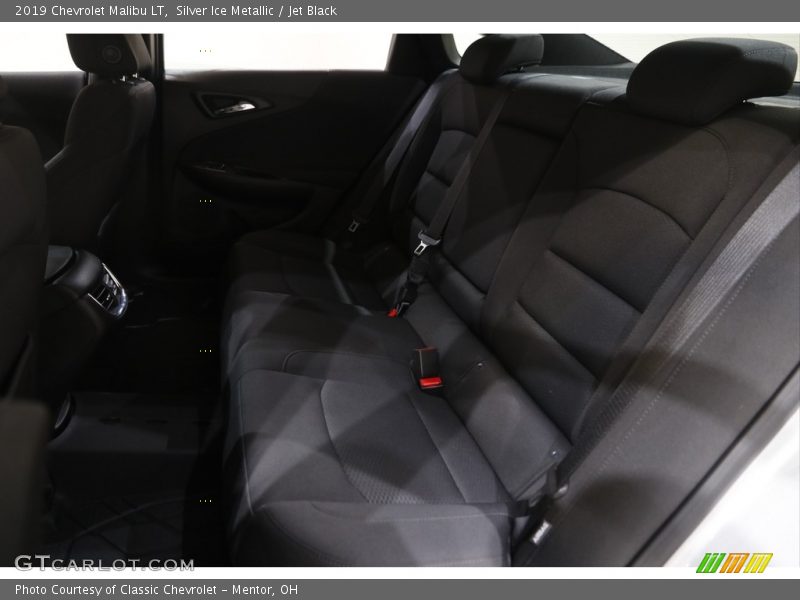 Silver Ice Metallic / Jet Black 2019 Chevrolet Malibu LT
