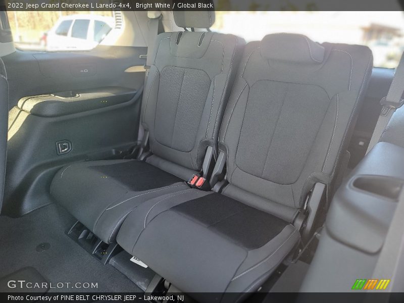 Bright White / Global Black 2022 Jeep Grand Cherokee L Laredo 4x4