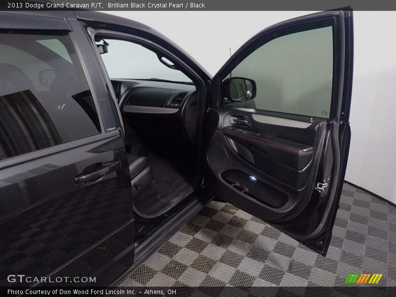 Brilliant Black Crystal Pearl / Black 2013 Dodge Grand Caravan R/T