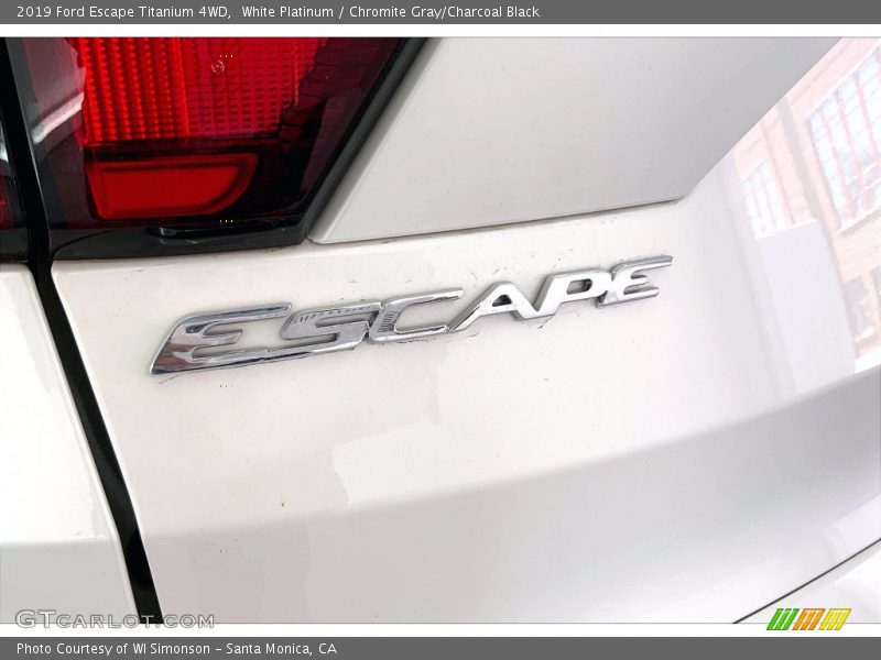  2019 Escape Titanium 4WD Logo