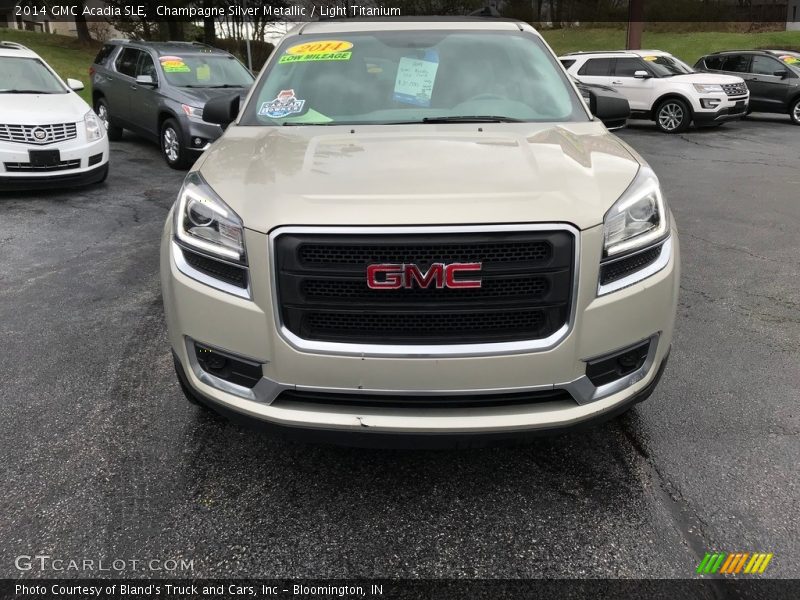 Champagne Silver Metallic / Light Titanium 2014 GMC Acadia SLE