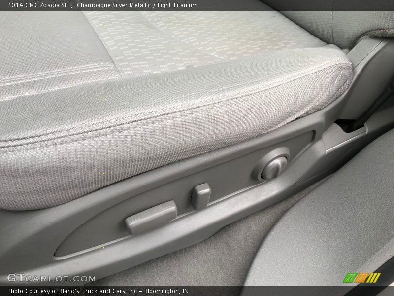 Champagne Silver Metallic / Light Titanium 2014 GMC Acadia SLE
