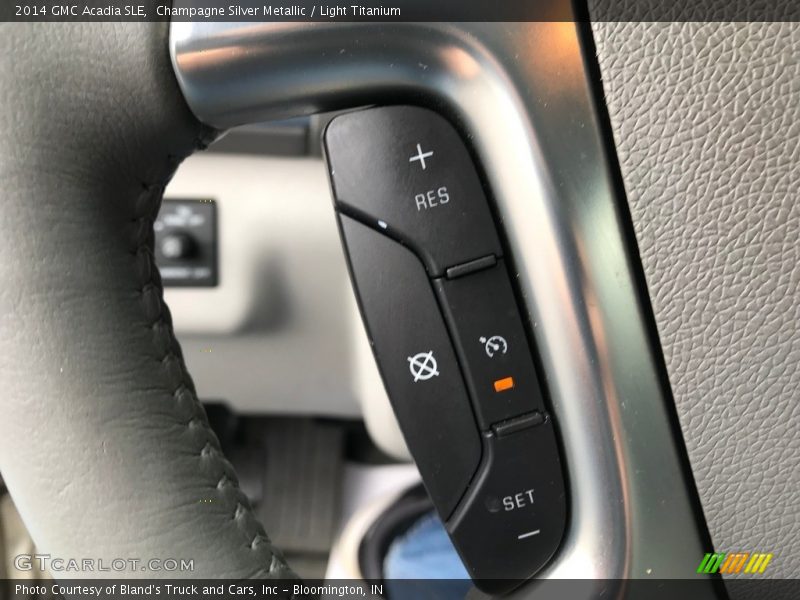 Champagne Silver Metallic / Light Titanium 2014 GMC Acadia SLE