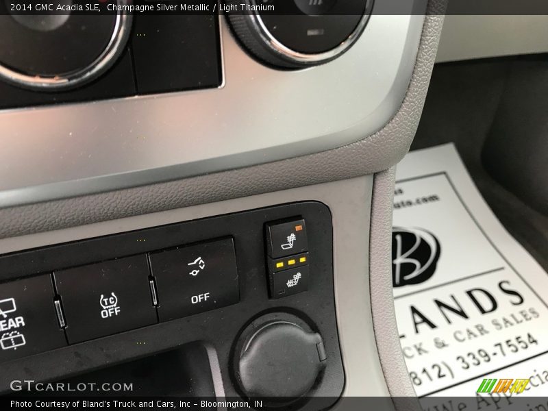 Champagne Silver Metallic / Light Titanium 2014 GMC Acadia SLE