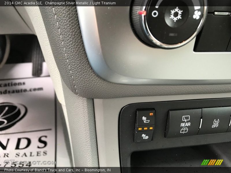 Champagne Silver Metallic / Light Titanium 2014 GMC Acadia SLE