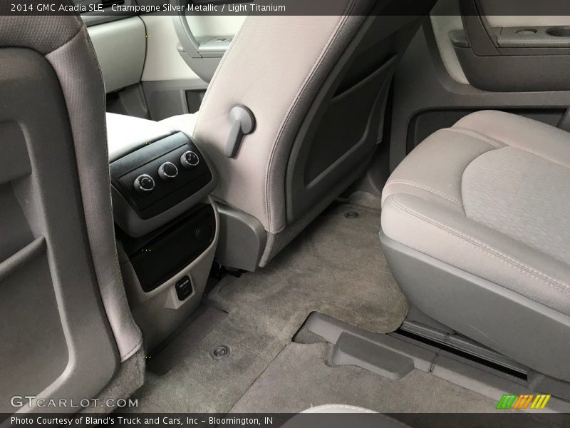 Champagne Silver Metallic / Light Titanium 2014 GMC Acadia SLE