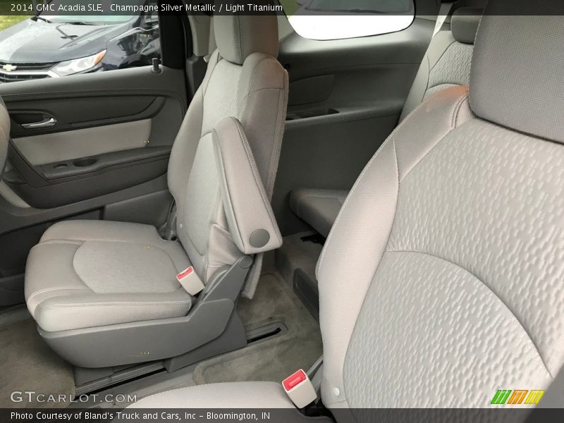 Champagne Silver Metallic / Light Titanium 2014 GMC Acadia SLE