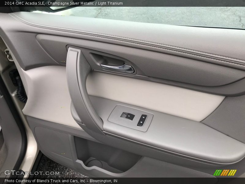 Champagne Silver Metallic / Light Titanium 2014 GMC Acadia SLE