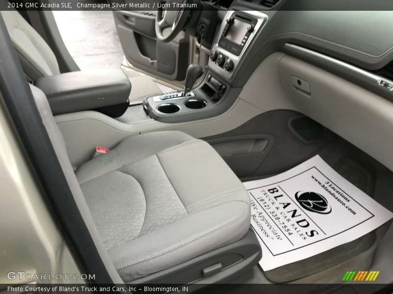 Champagne Silver Metallic / Light Titanium 2014 GMC Acadia SLE