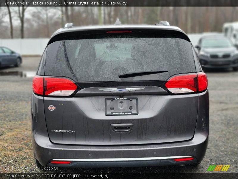 Granite Crystal Metallic / Black/Alloy 2019 Chrysler Pacifica Touring L
