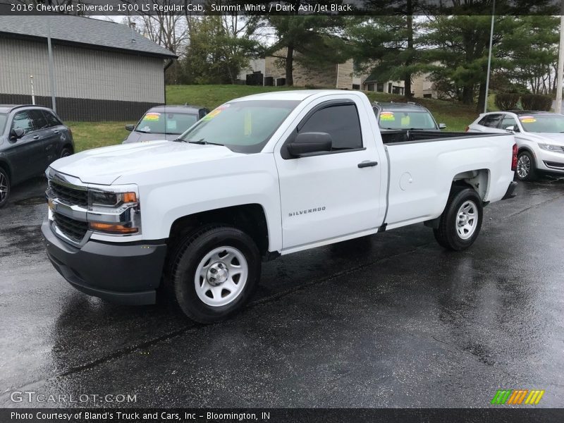 Front 3/4 View of 2016 Silverado 1500 LS Regular Cab
