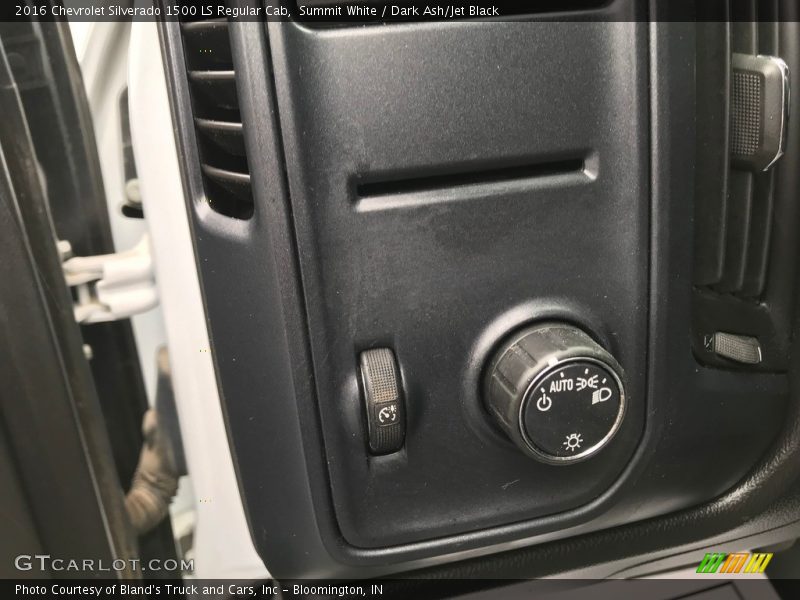 Summit White / Dark Ash/Jet Black 2016 Chevrolet Silverado 1500 LS Regular Cab