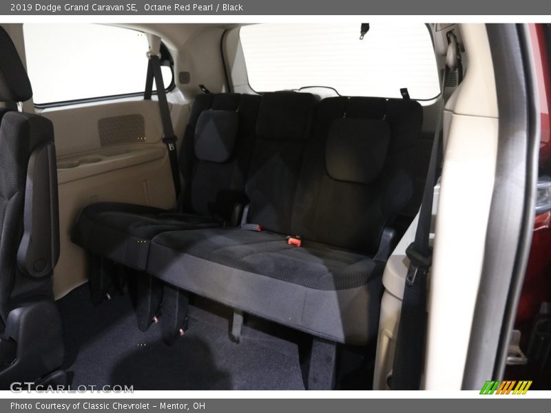 Octane Red Pearl / Black 2019 Dodge Grand Caravan SE