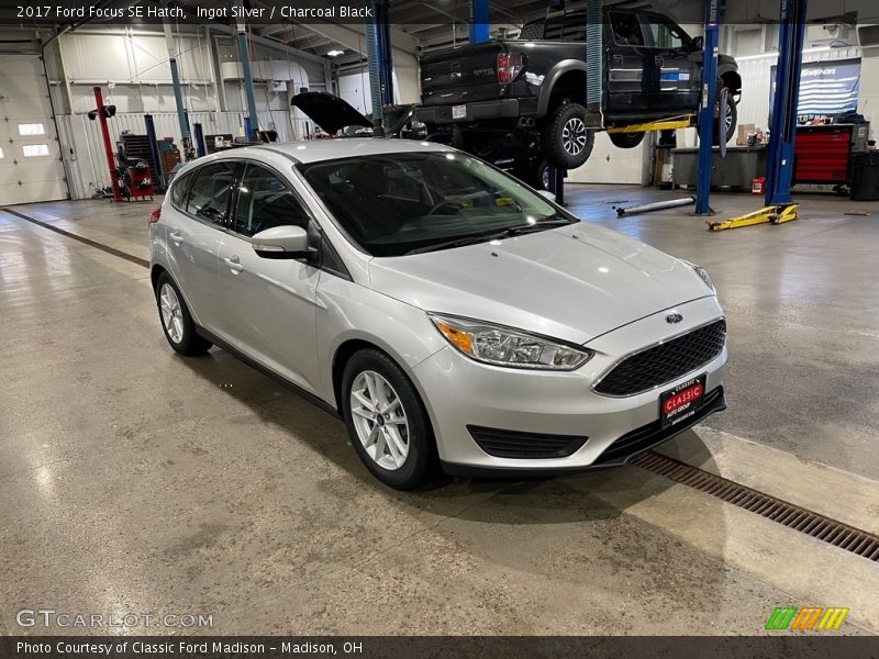 Ingot Silver / Charcoal Black 2017 Ford Focus SE Hatch
