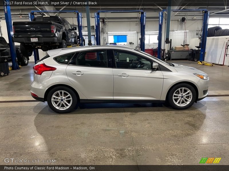 Ingot Silver / Charcoal Black 2017 Ford Focus SE Hatch