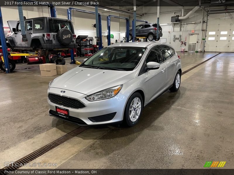 Ingot Silver / Charcoal Black 2017 Ford Focus SE Hatch