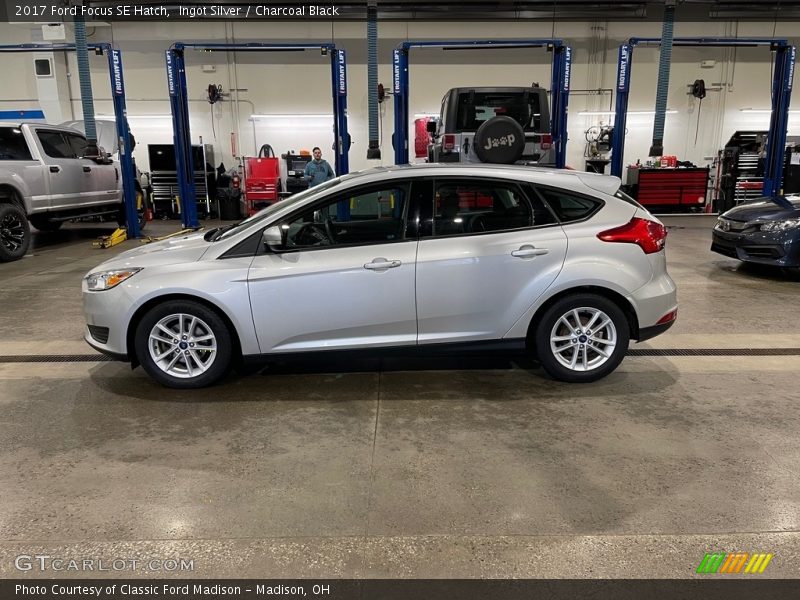 Ingot Silver / Charcoal Black 2017 Ford Focus SE Hatch