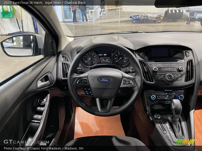 Ingot Silver / Charcoal Black 2017 Ford Focus SE Hatch