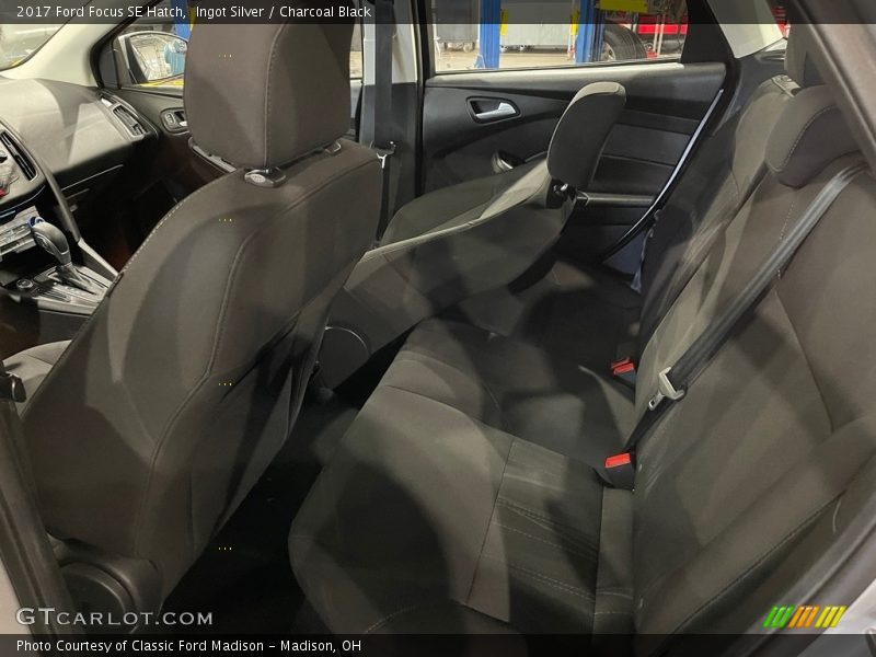 Ingot Silver / Charcoal Black 2017 Ford Focus SE Hatch
