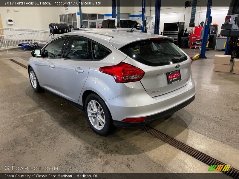 Ingot Silver / Charcoal Black 2017 Ford Focus SE Hatch