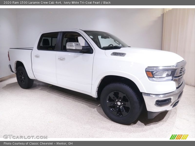 Ivory White Tri-Coat Pearl / Black 2020 Ram 1500 Laramie Crew Cab 4x4