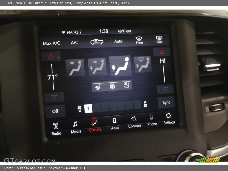 Ivory White Tri-Coat Pearl / Black 2020 Ram 1500 Laramie Crew Cab 4x4