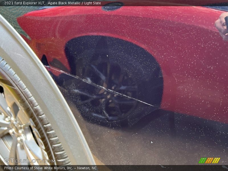 Agate Black Metallic / Light Slate 2021 Ford Explorer XLT