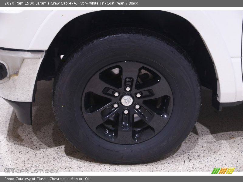 Ivory White Tri-Coat Pearl / Black 2020 Ram 1500 Laramie Crew Cab 4x4
