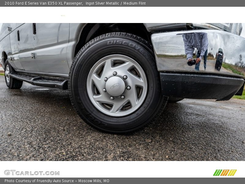 Ingot Silver Metallic / Medium Flint 2010 Ford E Series Van E350 XL Passenger