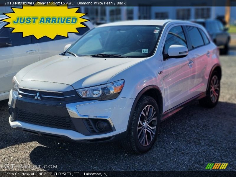 Diamond White Pearl / Black 2018 Mitsubishi Outlander Sport ES AWC
