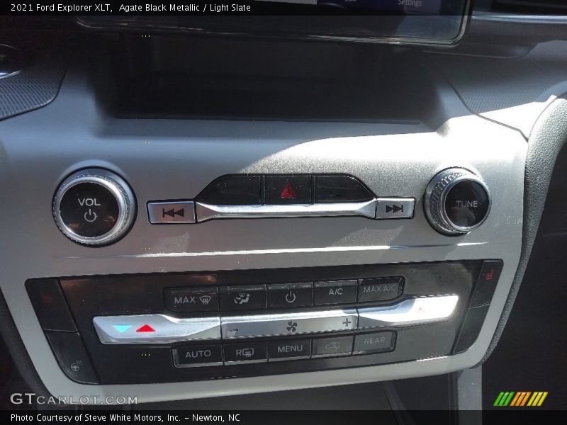 Agate Black Metallic / Light Slate 2021 Ford Explorer XLT