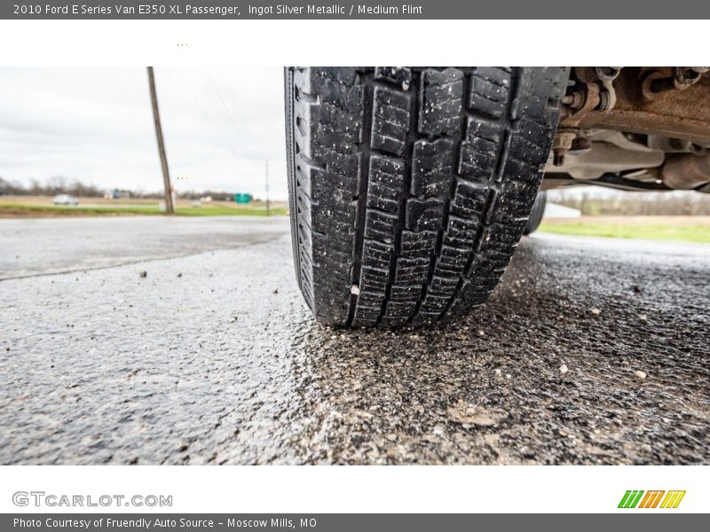 Ingot Silver Metallic / Medium Flint 2010 Ford E Series Van E350 XL Passenger