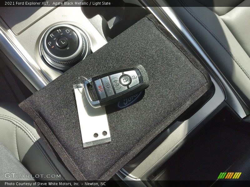 Agate Black Metallic / Light Slate 2021 Ford Explorer XLT