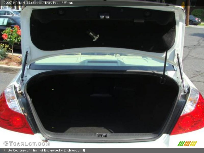 Ivory Pearl / Wheat 2007 Infiniti M 35x Sedan