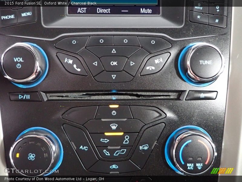 Oxford White / Charcoal Black 2015 Ford Fusion SE