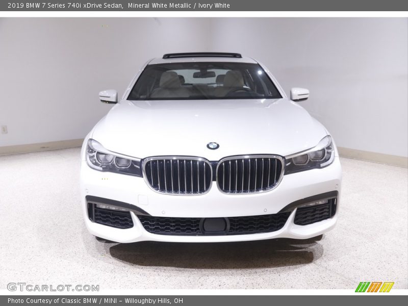 Mineral White Metallic / Ivory White 2019 BMW 7 Series 740i xDrive Sedan