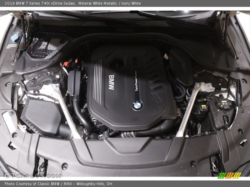  2019 7 Series 740i xDrive Sedan Engine - 3.0 Liter DI TwinPower Turbocharged DOHC 24-Valve VVT Inline 6 Cylinder