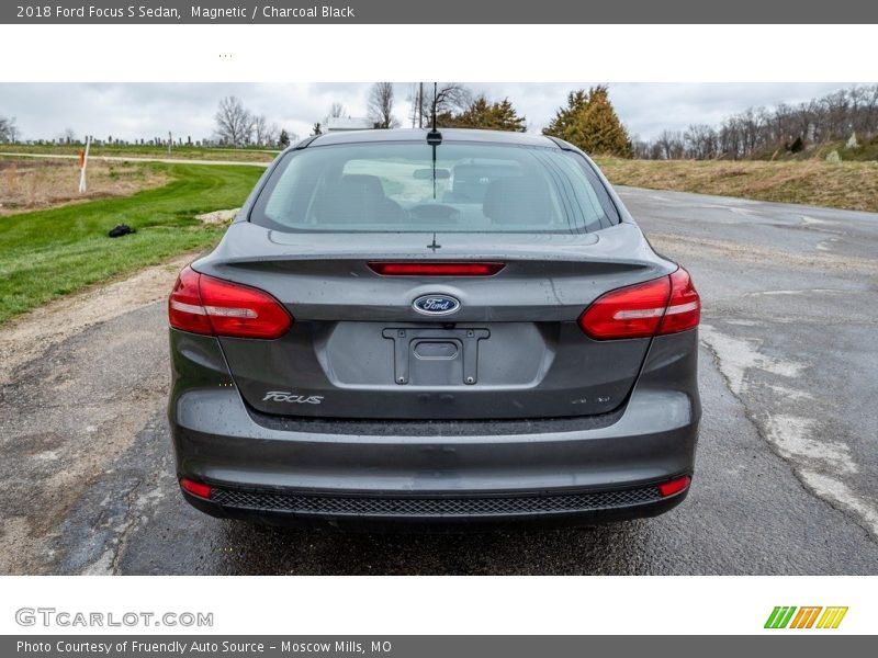 Magnetic / Charcoal Black 2018 Ford Focus S Sedan
