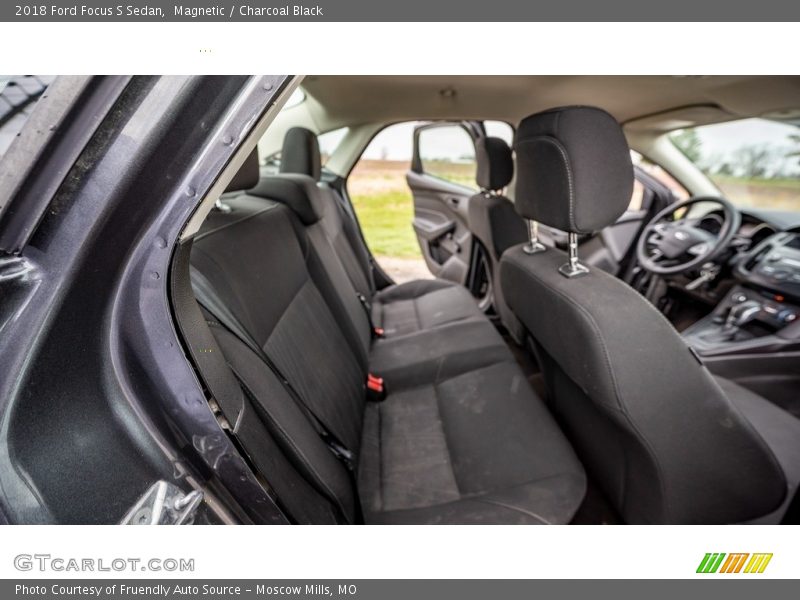 Magnetic / Charcoal Black 2018 Ford Focus S Sedan