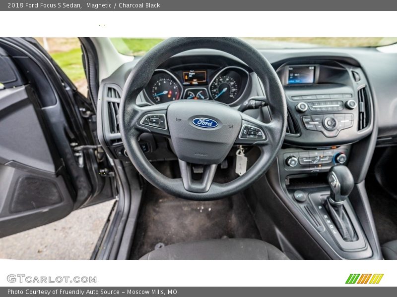 Magnetic / Charcoal Black 2018 Ford Focus S Sedan