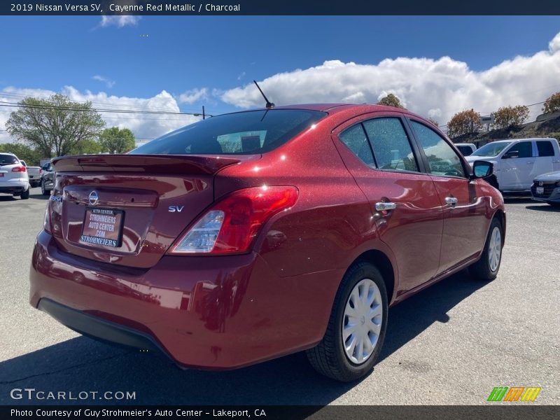 Cayenne Red Metallic / Charcoal 2019 Nissan Versa SV