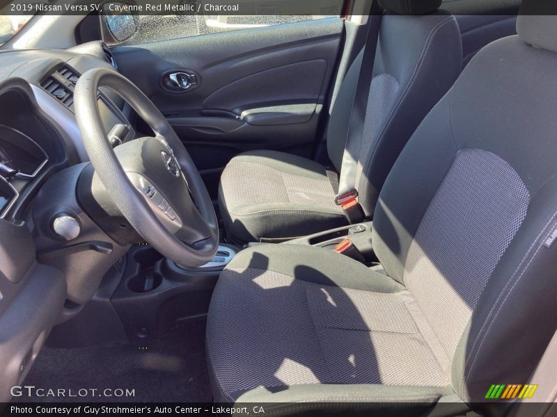 Cayenne Red Metallic / Charcoal 2019 Nissan Versa SV
