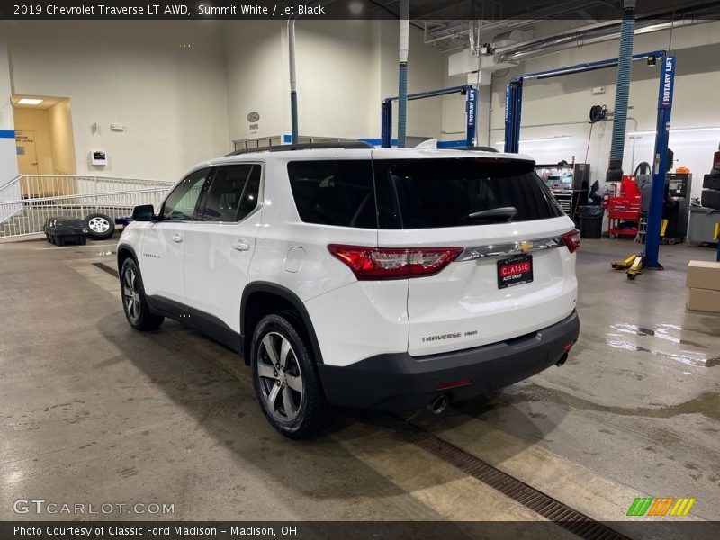 Summit White / Jet Black 2019 Chevrolet Traverse LT AWD