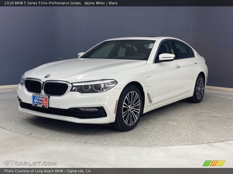 Alpine White / Black 2018 BMW 5 Series 530e iPerfomance Sedan