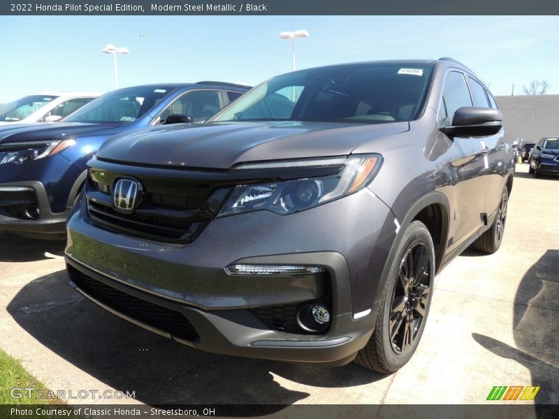 Modern Steel Metallic / Black 2022 Honda Pilot Special Edition