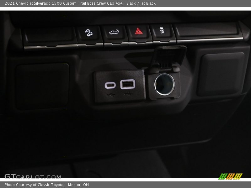 Black / Jet Black 2021 Chevrolet Silverado 1500 Custom Trail Boss Crew Cab 4x4