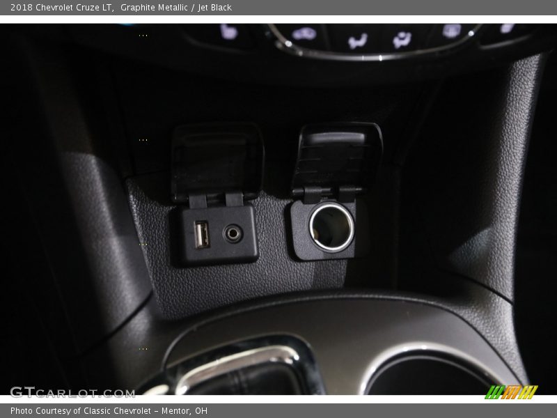 Graphite Metallic / Jet Black 2018 Chevrolet Cruze LT