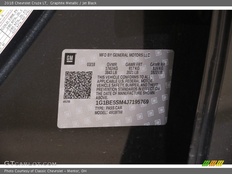 Graphite Metallic / Jet Black 2018 Chevrolet Cruze LT