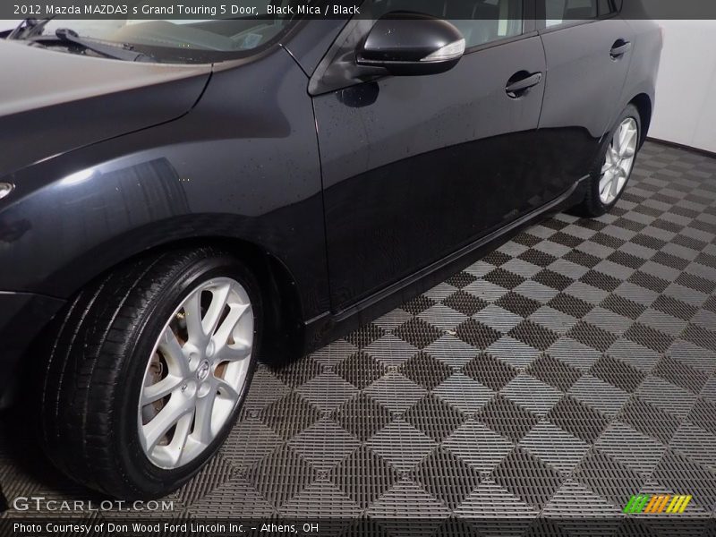Black Mica / Black 2012 Mazda MAZDA3 s Grand Touring 5 Door