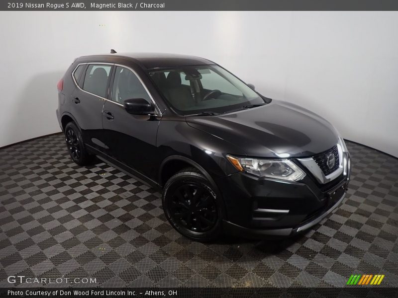 Magnetic Black / Charcoal 2019 Nissan Rogue S AWD
